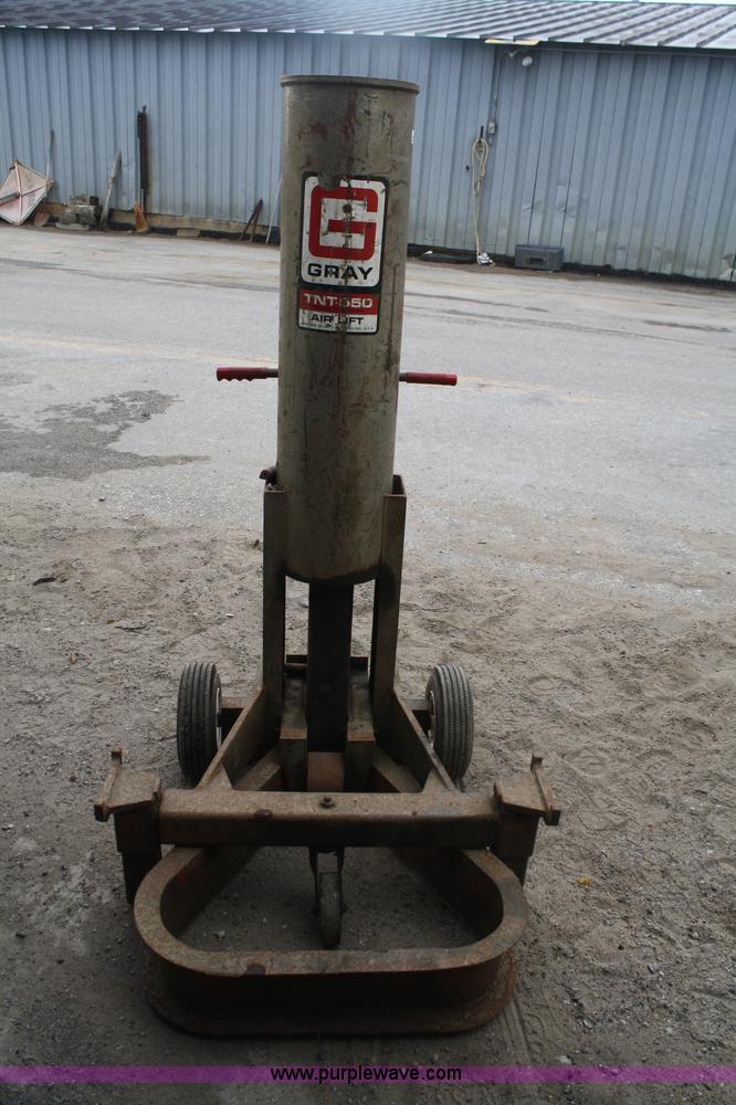 image for item A9085 Gray TNT550 pneumatic bumper jack