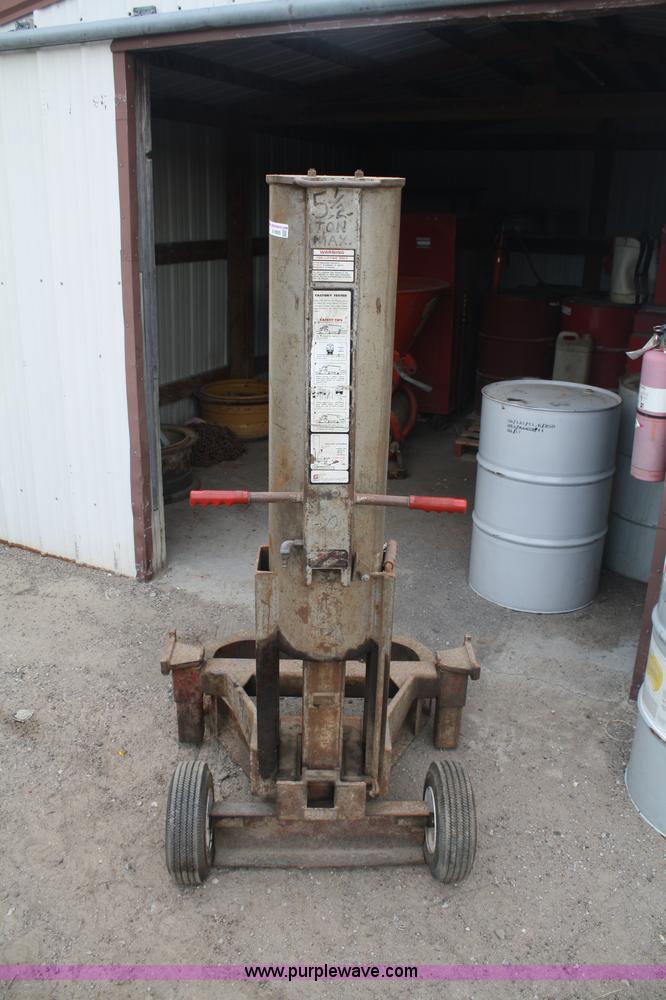 image for item A9085 Gray TNT550 pneumatic bumper jack