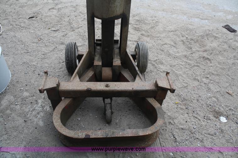 image for item A9085 Gray TNT550 pneumatic bumper jack