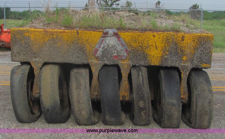 image for item A9336 Tampo R13 rubber tire roller