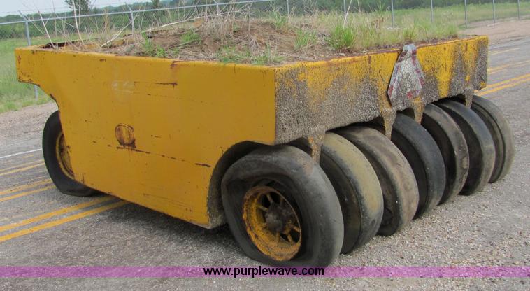 image for item A9336 Tampo R13 rubber tire roller