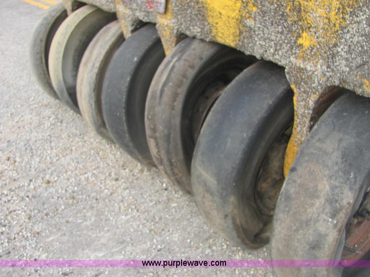 image for item A9336 Tampo R13 rubber tire roller