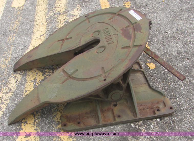image for item A9342 Fifth wheel hitch