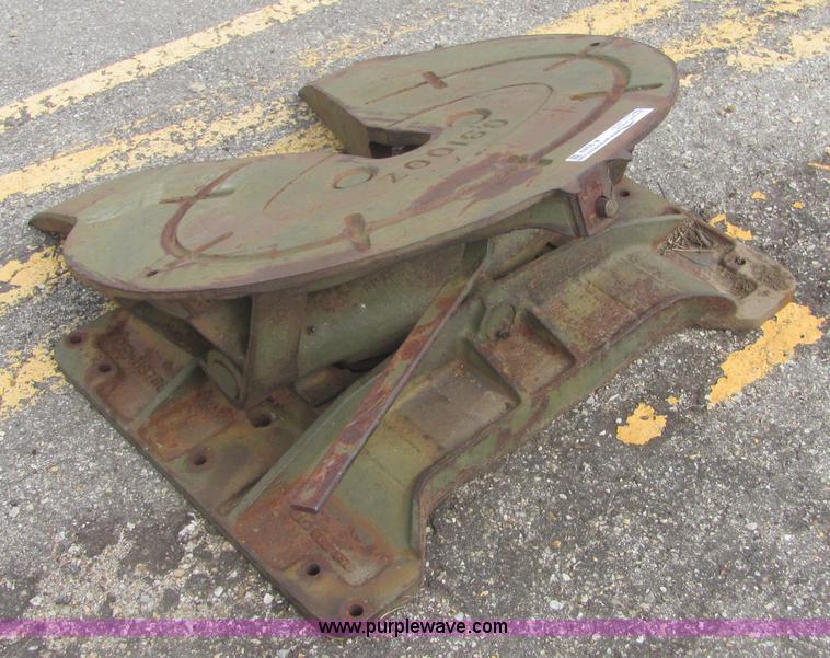 image for item A9342 Fifth wheel hitch