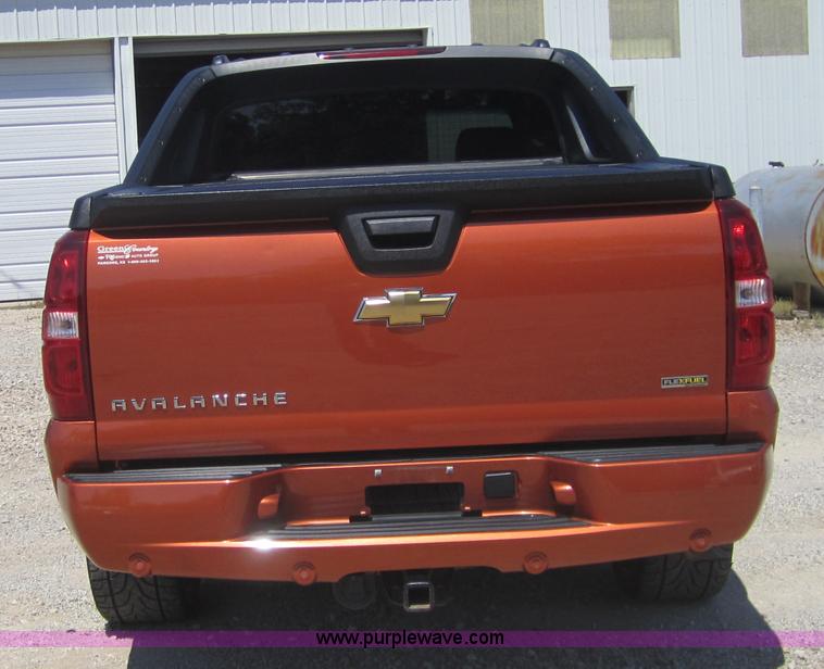 image for item A9550 2008 Chevrolet Avalanche LTZ pickup truck