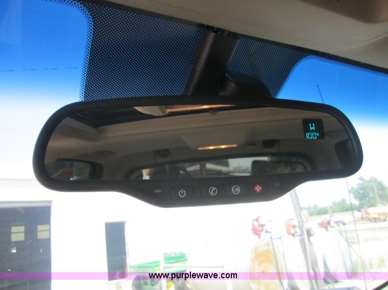 image for item A9550 2008 Chevrolet Avalanche LTZ pickup truck