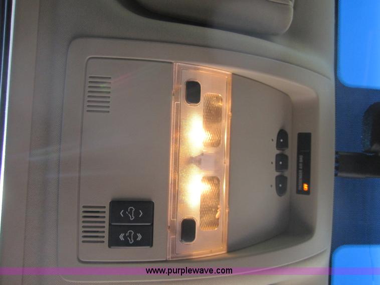 image for item A9550 2008 Chevrolet Avalanche LTZ pickup truck