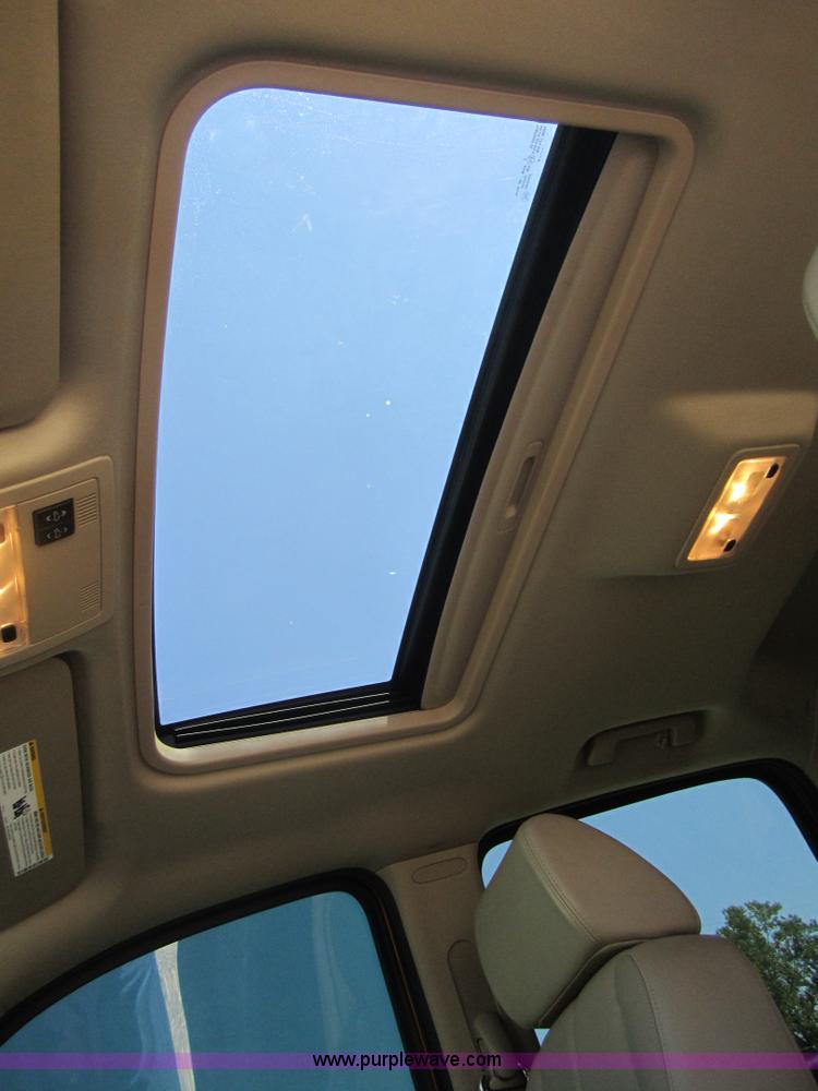 image for item A9550 2008 Chevrolet Avalanche LTZ pickup truck