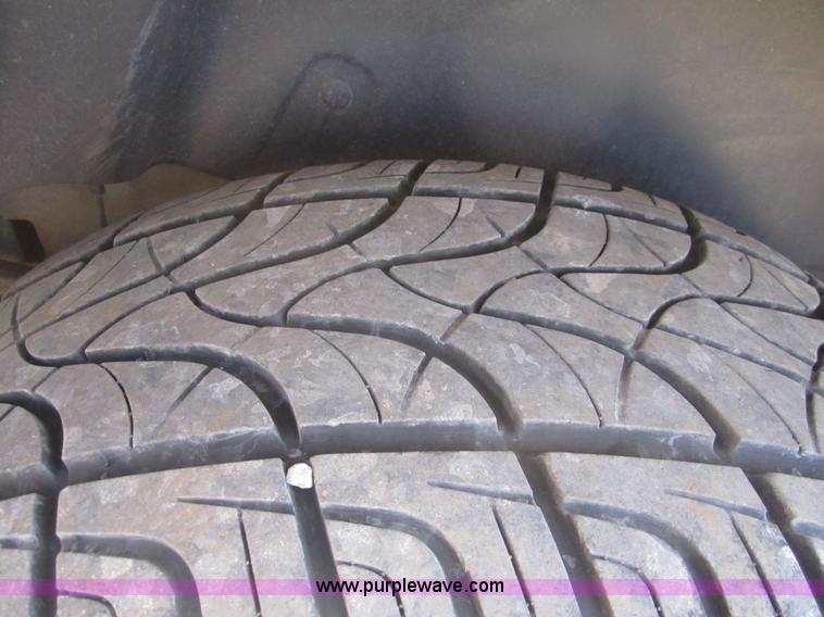 image for item A9550 2008 Chevrolet Avalanche LTZ pickup truck