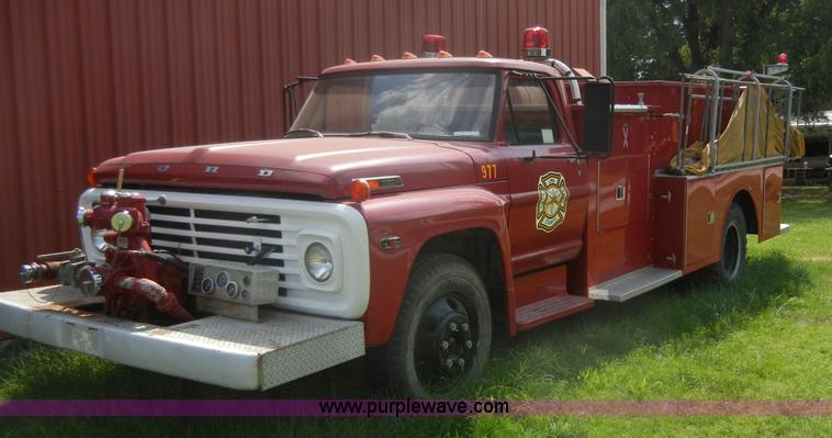 image for item A9776 1972 Ford 600 fire truck