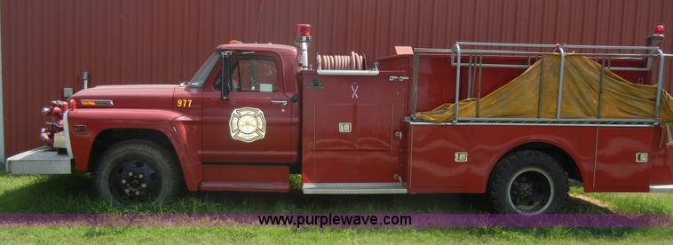 image for item A9776 1972 Ford 600 fire truck