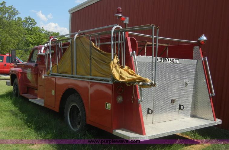 image for item A9776 1972 Ford 600 fire truck