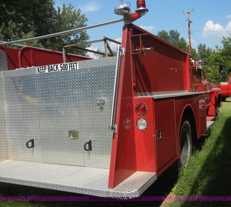 image for item A9776 1972 Ford 600 fire truck