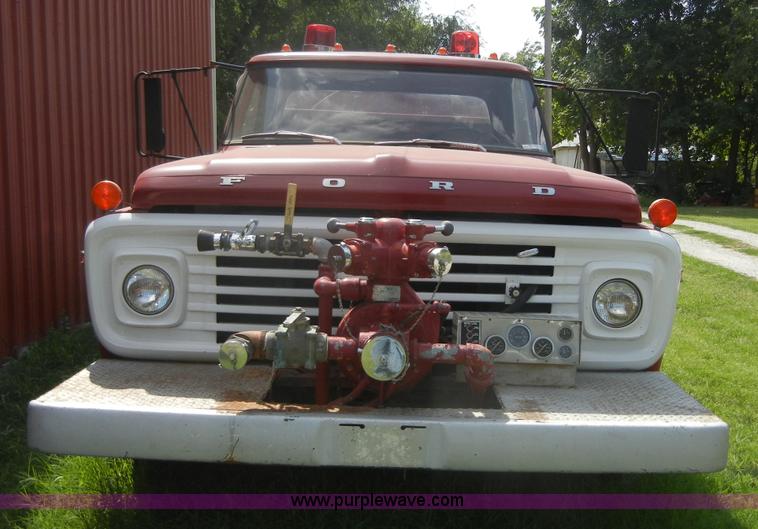 image for item A9776 1972 Ford 600 fire truck