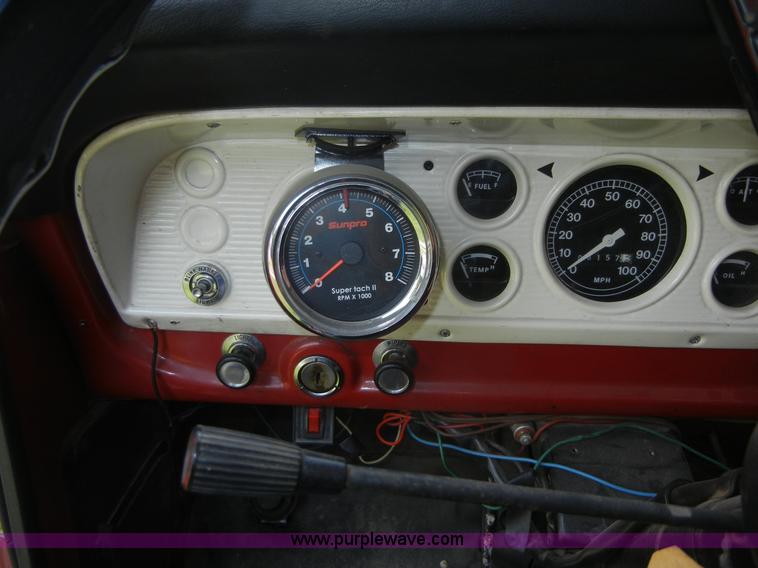 image for item A9776 1972 Ford 600 fire truck