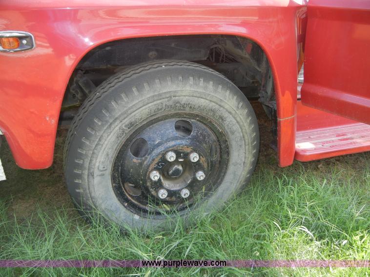 image for item A9776 1972 Ford 600 fire truck