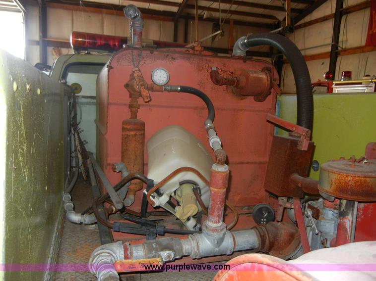 image for item A9777 1975 Ford F250 pickup truck