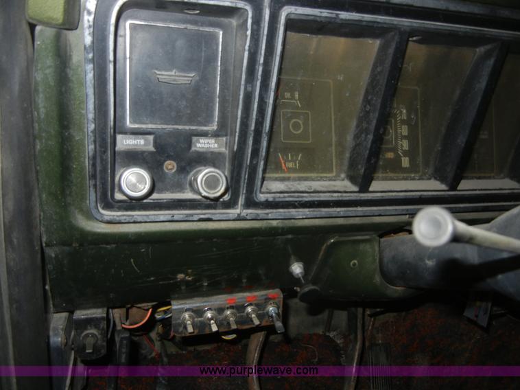 image for item A9777 1975 Ford F250 pickup truck