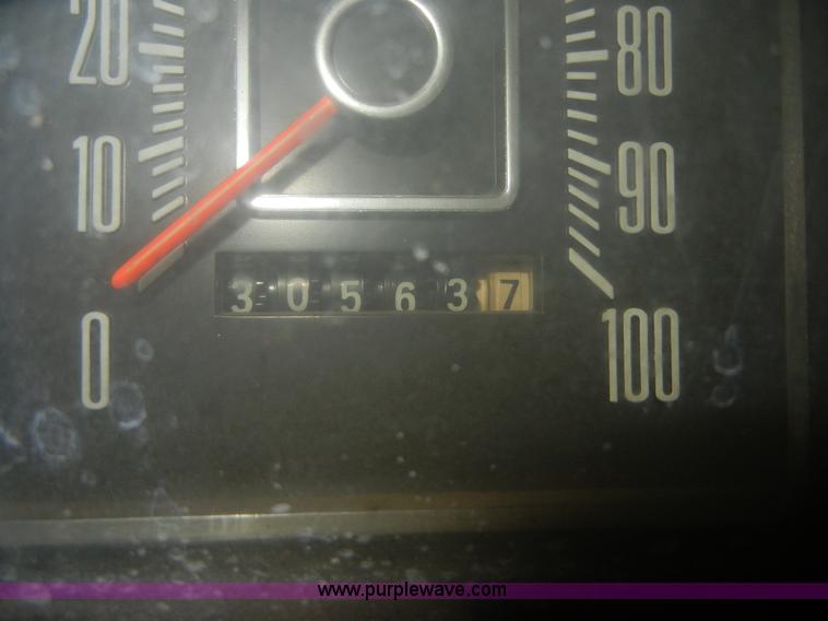 image for item A9777 1975 Ford F250 pickup truck