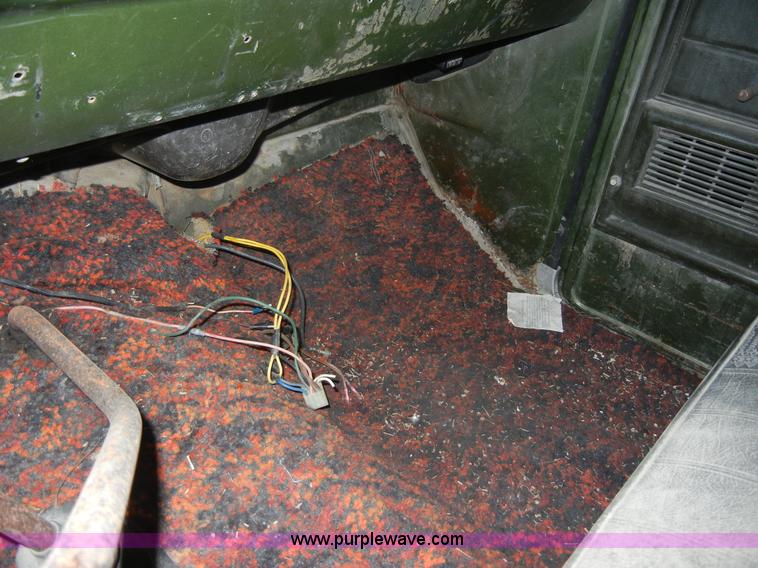 image for item A9777 1975 Ford F250 pickup truck