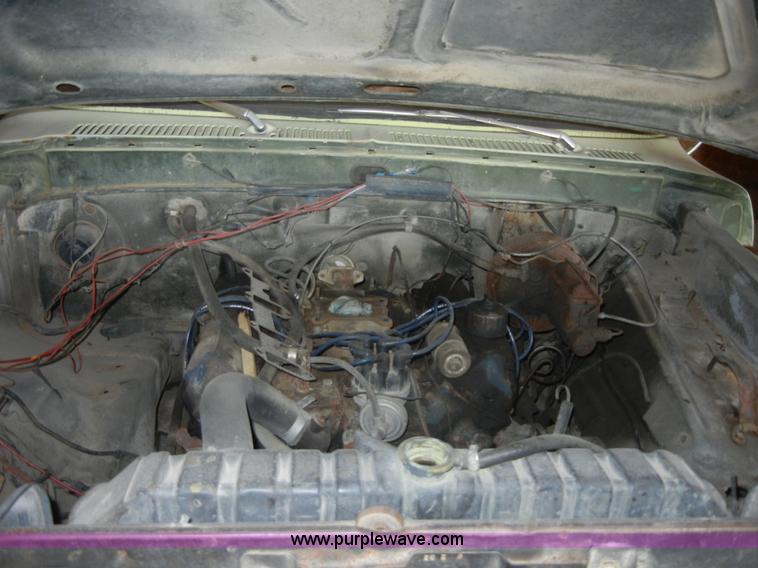 image for item A9777 1975 Ford F250 pickup truck