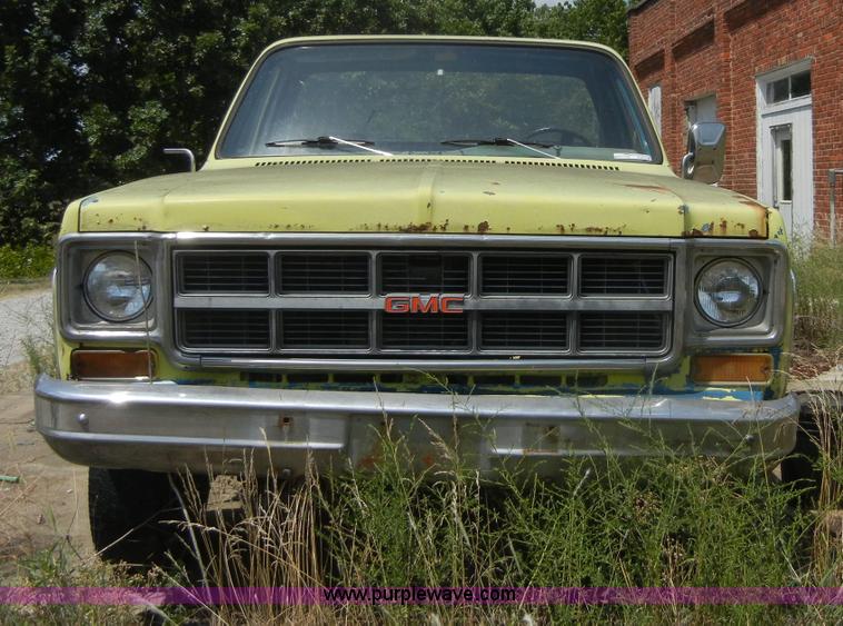 image for item A9778 1978 GMC Sierra Classic pickup truck cab and chassis