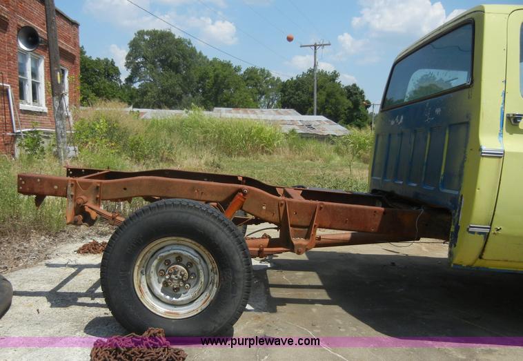 image for item A9778 1978 GMC Sierra Classic pickup truck cab and chassis