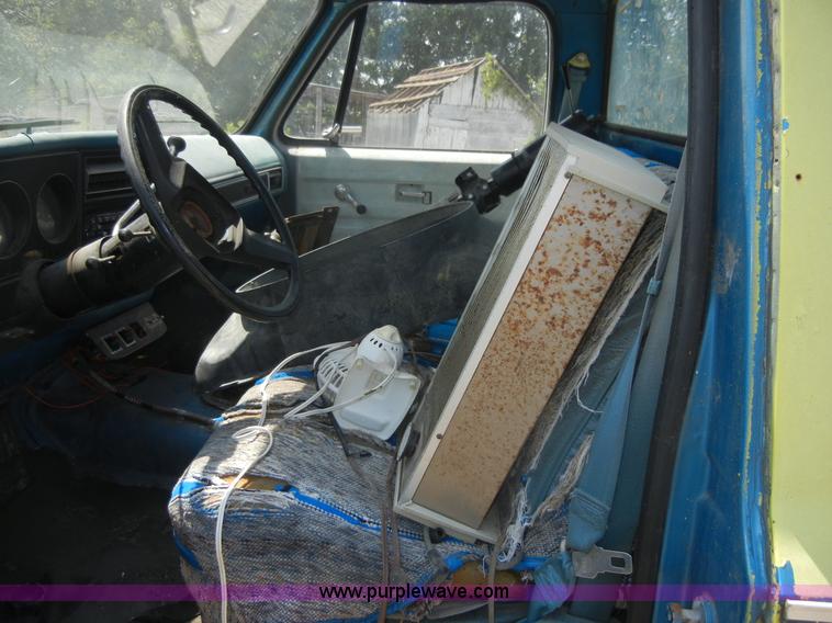 image for item A9778 1978 GMC Sierra Classic pickup truck cab and chassis