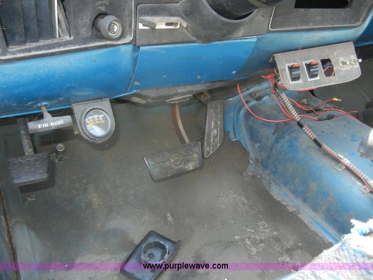 image for item A9778 1978 GMC Sierra Classic pickup truck cab and chassis