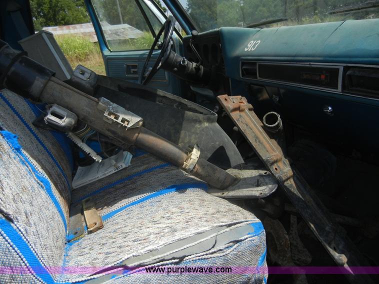 image for item A9778 1978 GMC Sierra Classic pickup truck cab and chassis