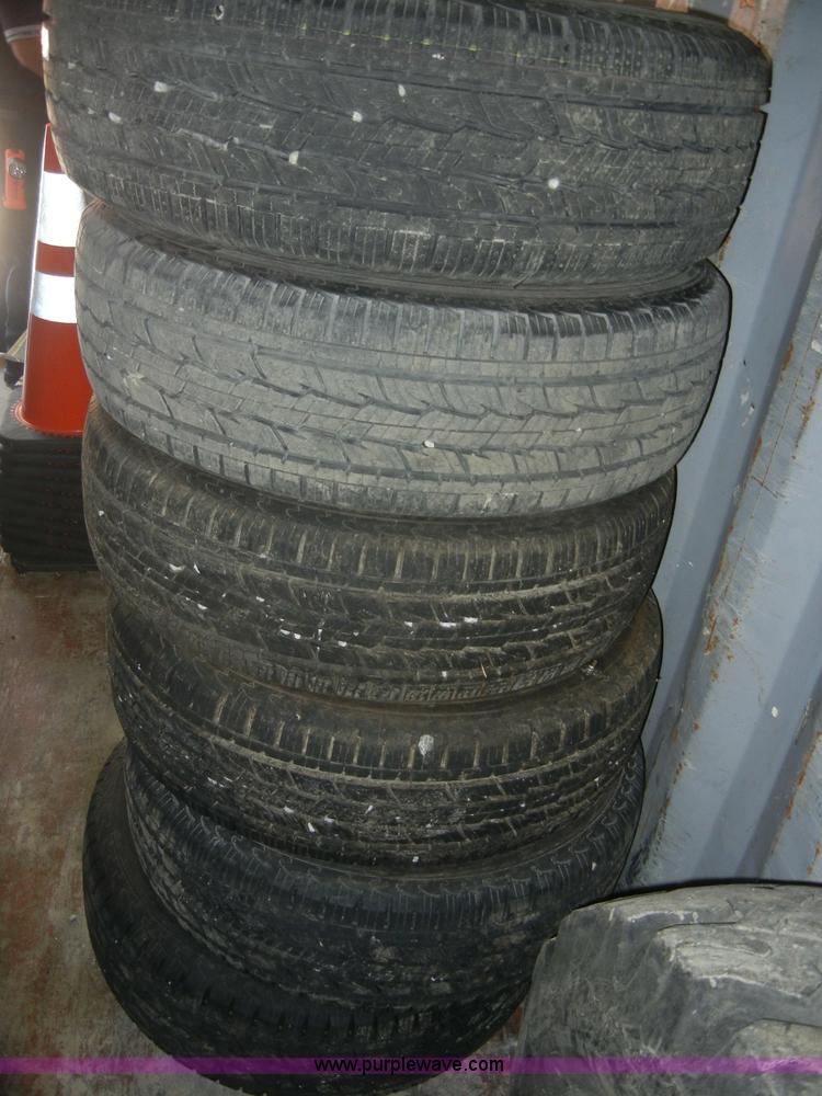 image for item A9786 (6) used LT245/75R17 General Grabber tires