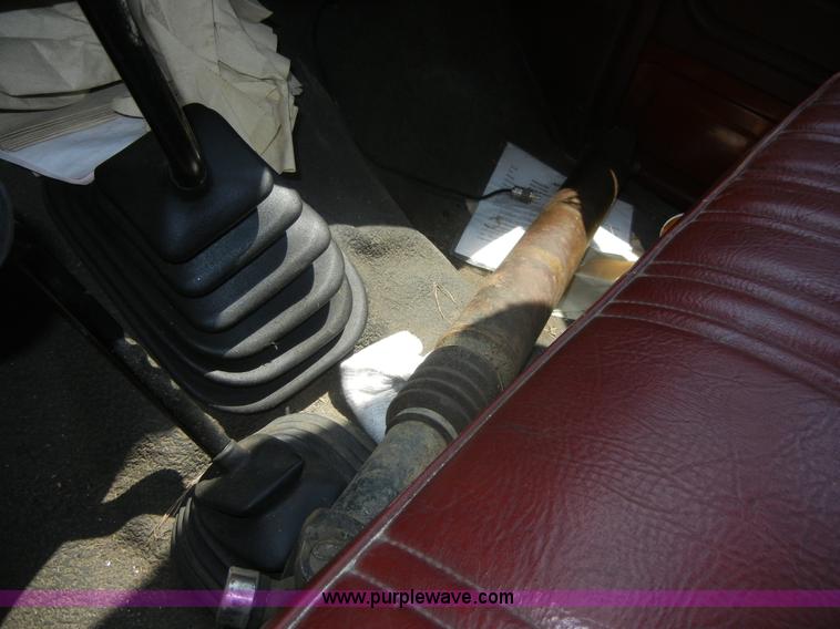 image for item A9788 1985 Ford F350 pickup truck