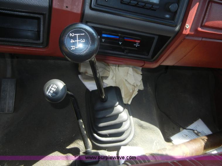 image for item A9788 1985 Ford F350 pickup truck