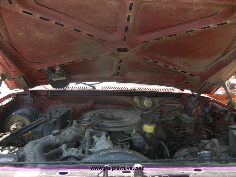 image for item A9788 1985 Ford F350 pickup truck