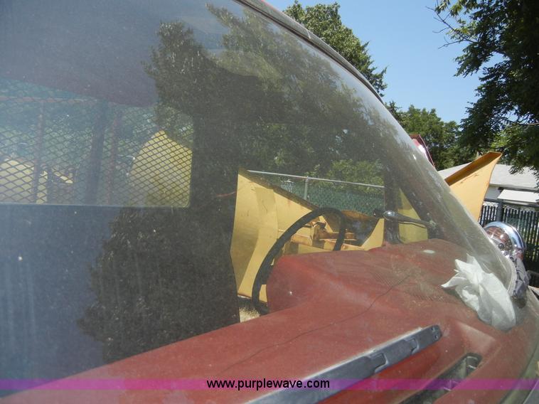 image for item A9788 1985 Ford F350 pickup truck