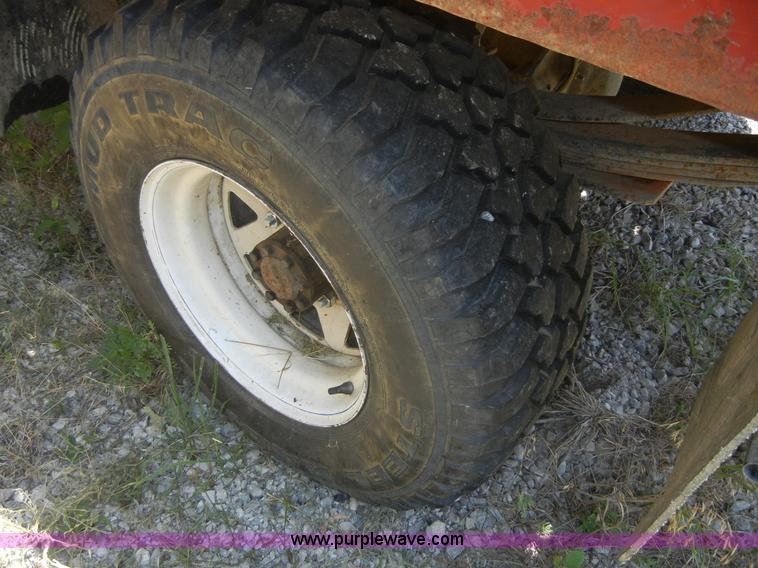 image for item A9788 1985 Ford F350 pickup truck