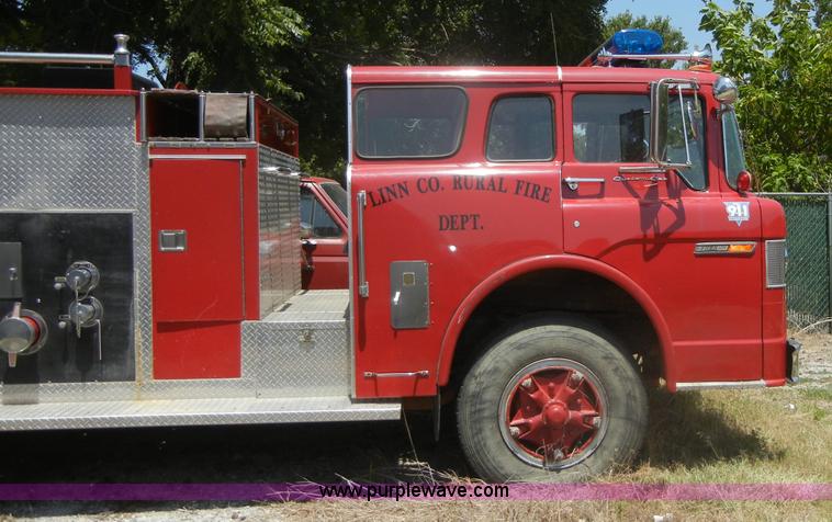 image for item A9789 1975 Ford 8000 fire truck