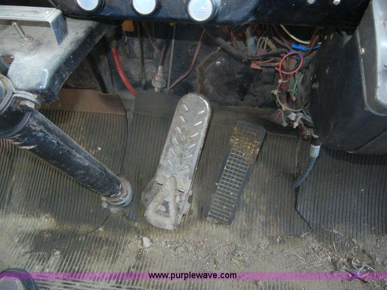 image for item A9789 1975 Ford 8000 fire truck