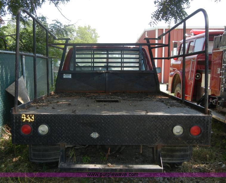 image for item A9790 1986 Ford F250 pickup truck