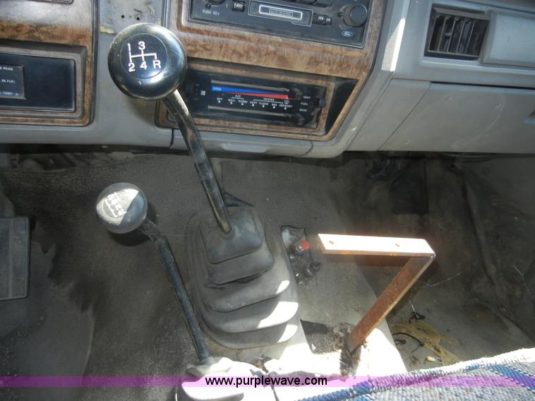 image for item A9790 1986 Ford F250 pickup truck