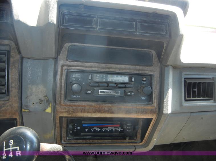 image for item A9790 1986 Ford F250 pickup truck