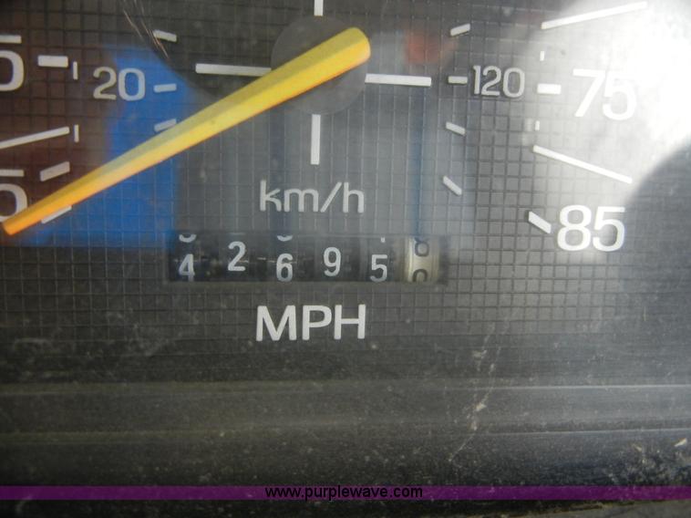 image for item A9790 1986 Ford F250 pickup truck