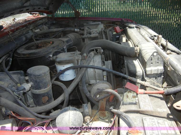 image for item A9790 1986 Ford F250 pickup truck