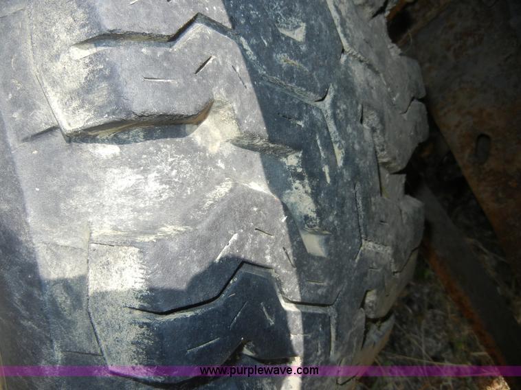 image for item A9790 1986 Ford F250 pickup truck