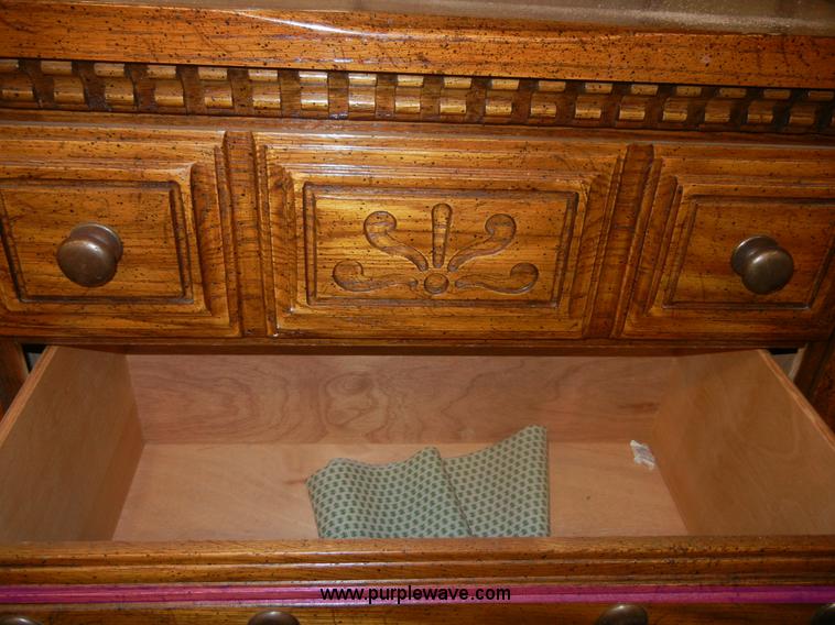 Assorted furniture in Topeka, KS Item A9807 sold Purple Wave