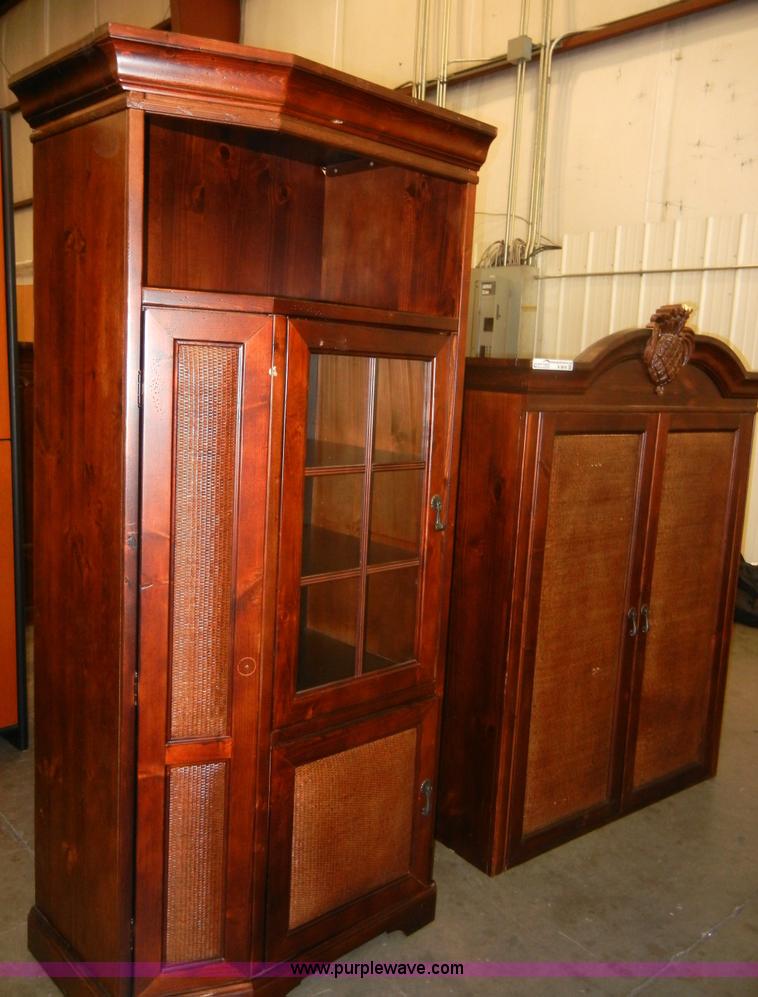 Assorted furniture in Topeka, KS Item A9816 sold Purple Wave