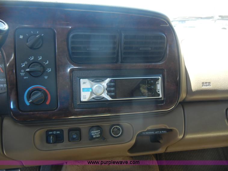 image for item A9944 2000 Dodge Durango SLT SUV