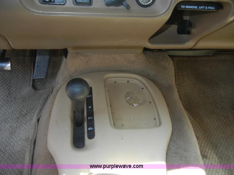 image for item A9944 2000 Dodge Durango SLT SUV