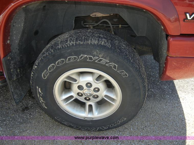 image for item A9944 2000 Dodge Durango SLT SUV