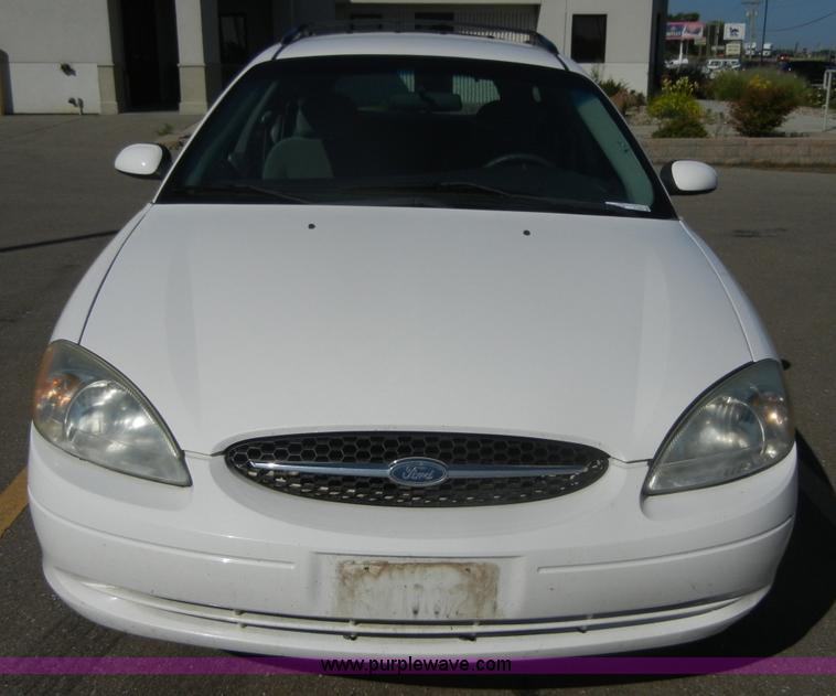 image for item A9945 2003 Ford Taurus SE